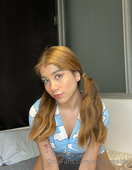 marinagoldxx onlyfans strip