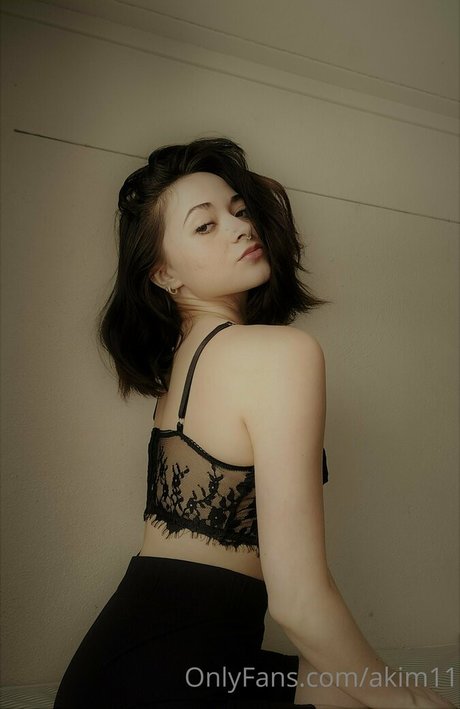 akim11 only fans nude