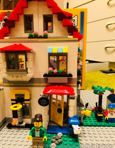 moncheriamour only fans naked