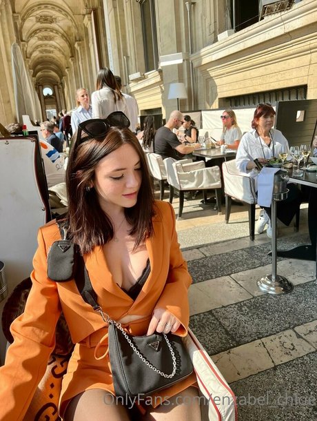 enzabel chloe onlyfans desnuda