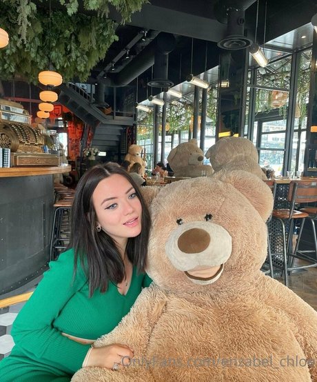 enzabel chloe onlyfans strip