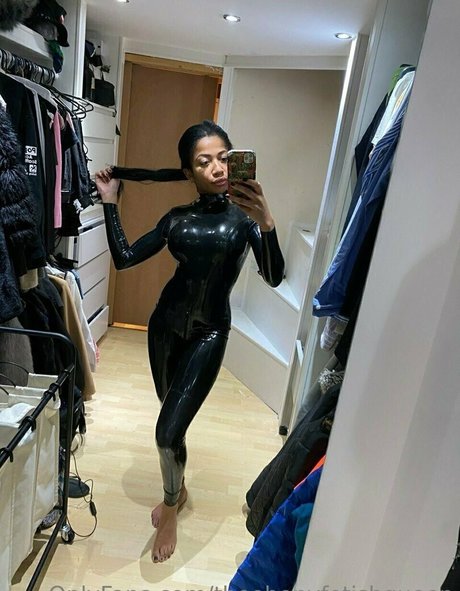 theebonyfetishqueen onlyfans nude pictures