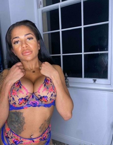 theebonyfetishqueen onlyfans lesk