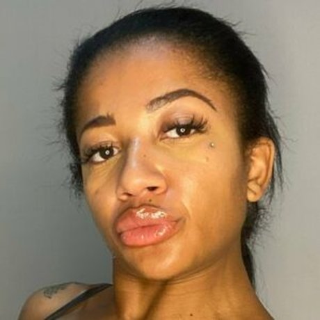 theebonyfetishqueen onlyfans leaks