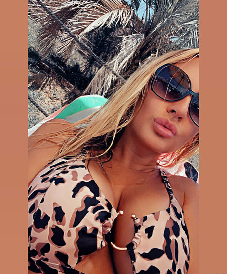 xxkinkykandixx onlyfans strip