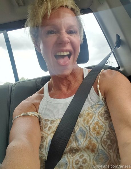 anzee onlyfans leaked tits