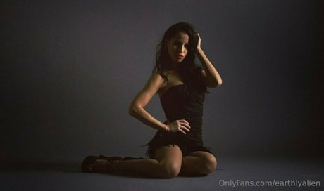 earthlyalien porn onlyfans