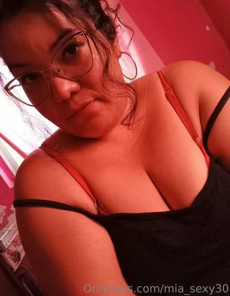 mia sexy30 onlyfans leaka