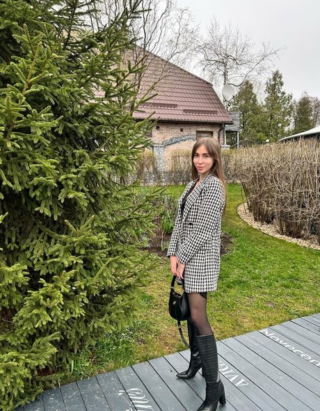 lili babe onlyfans posts