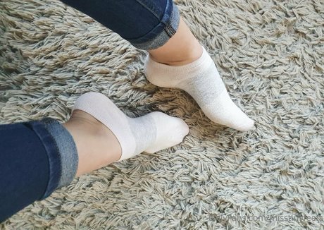 misstinyfeets only fans photos