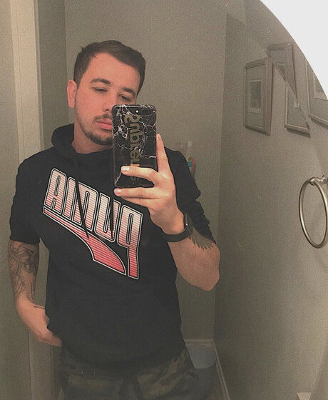 mike cabral onlyfans pics nude