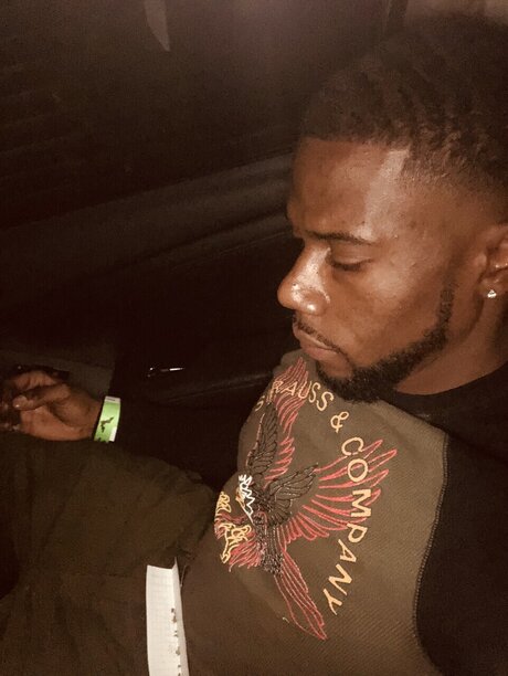 Mr 3N0CH32 onlyfans nudes leak