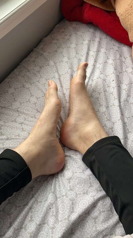 Foot Faggot is on onlyfans