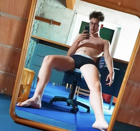 u9617073 naked onlyfans