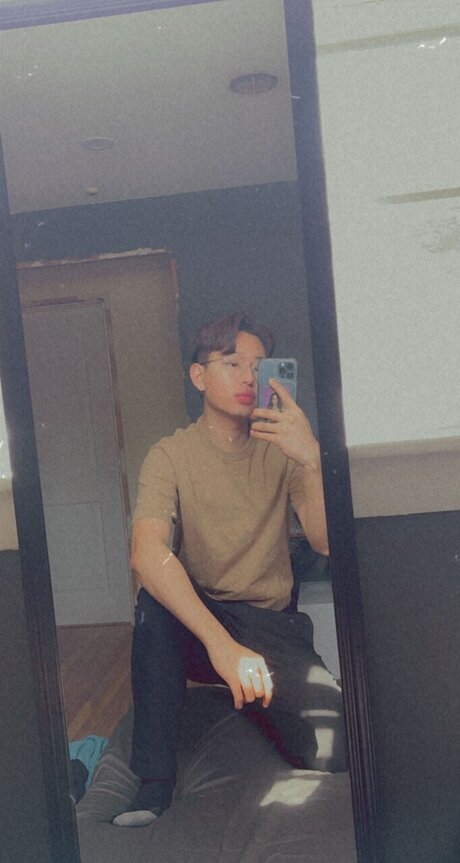 JJ Nguyen onlyfans strip