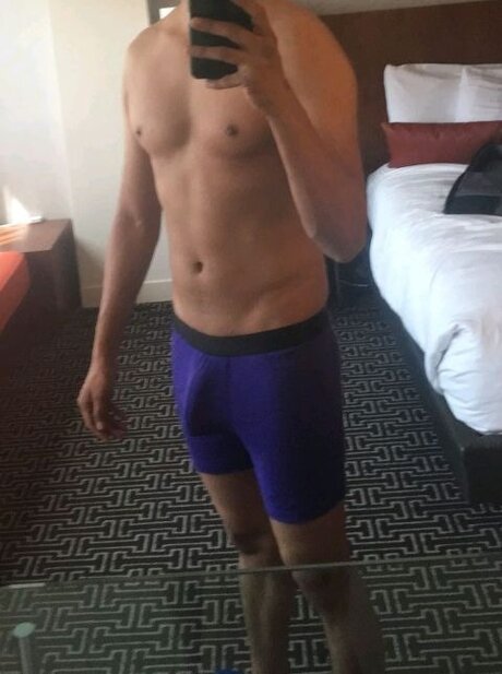 theguynextd00r onlyfans striptease