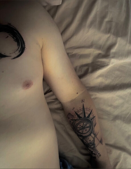 aalone26 onlyfans leaked nudes