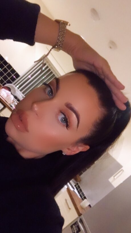 MamaMiax onlyfans naked pics