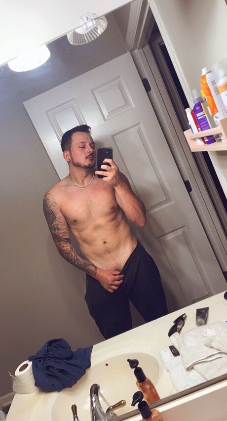 Brandon Dunn naked onlyfans