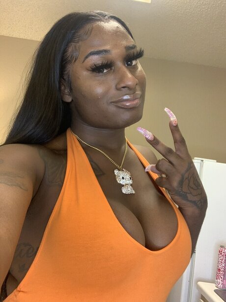 Tranny Shit only fans pics