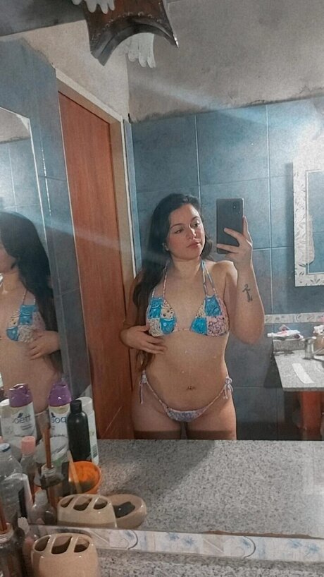 AyeVillarroel onlyfans photos