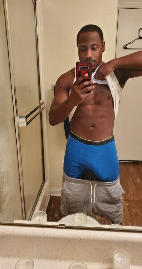 Troy onlyfans desnuda