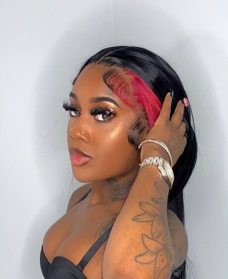 PRETTIESTPAMPERED_ topless onlyfans