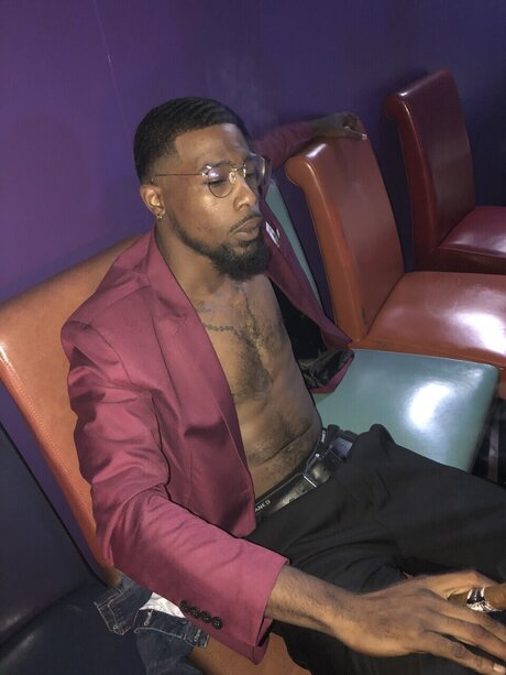 u25697752 onlyfans striptease