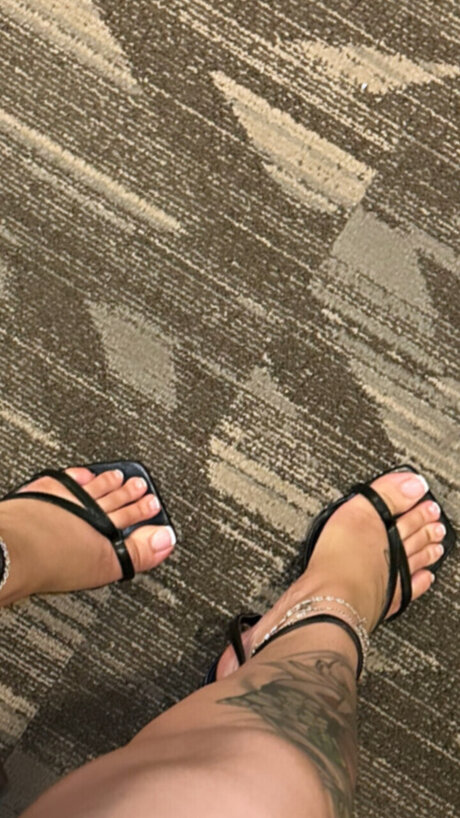 let s feet around_ onlyfans leaks naked