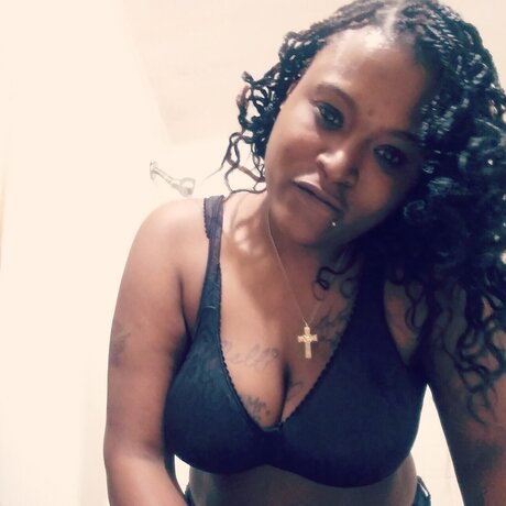 Mazziah JeNay25 onlyfans naked pics