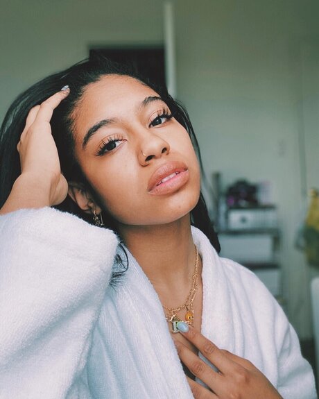 Yamz the tarot reader onlyfans topless