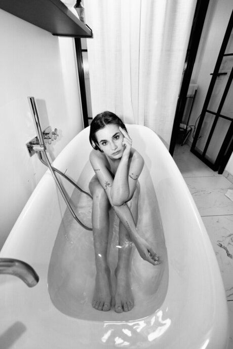 andonlyvee naked leaked onlyfans