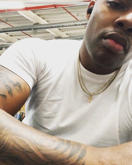 PapiJr onlyfans nude photos