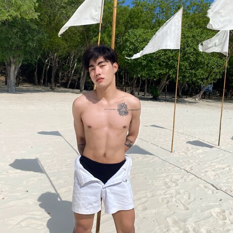 FOLLOWOZZO leaked nudes onlyfans