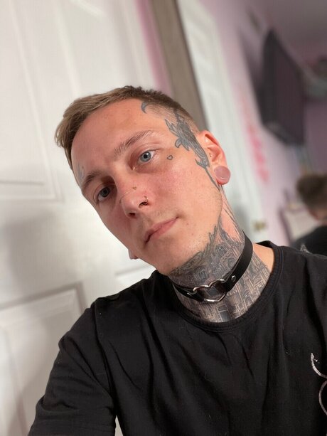 Beautiful Dead Boy ass onlyfans