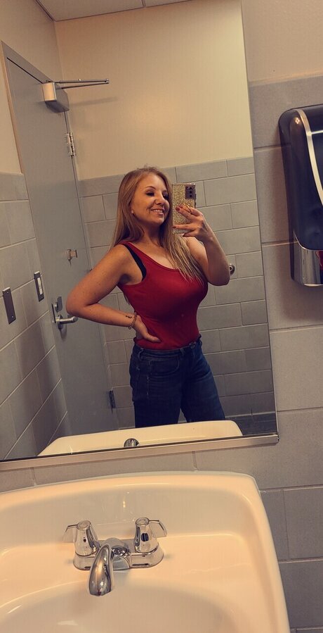 Miley Logan onlyfans leak naked