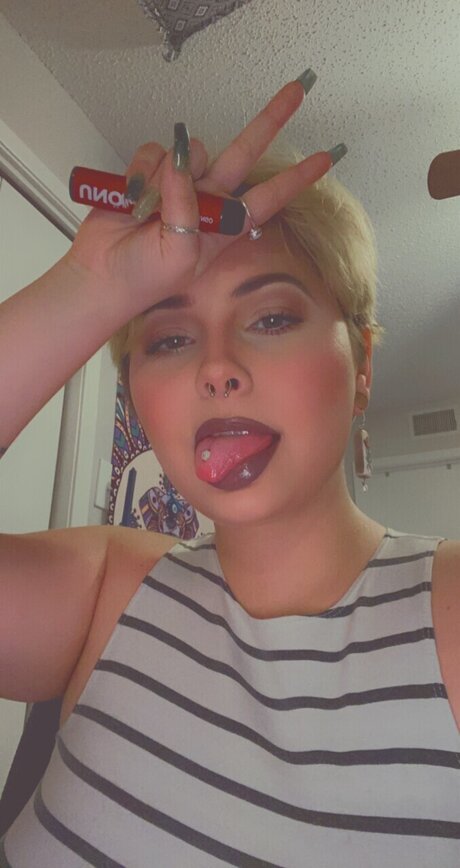 Siren_ onlyfans model