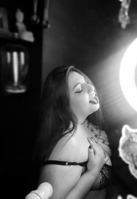 Neesha blake onlyfans leaked nudes