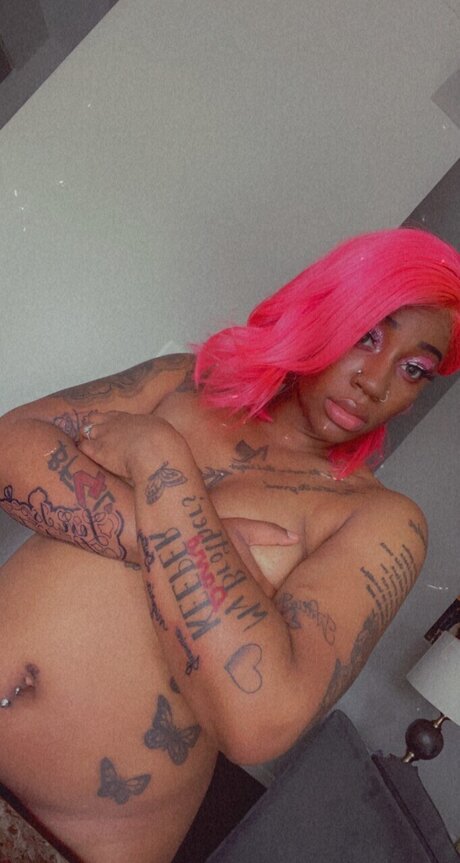 Lundyn Rose onlyfans sextape leak