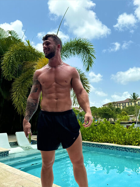 FreakyFitKing onlyfans leams