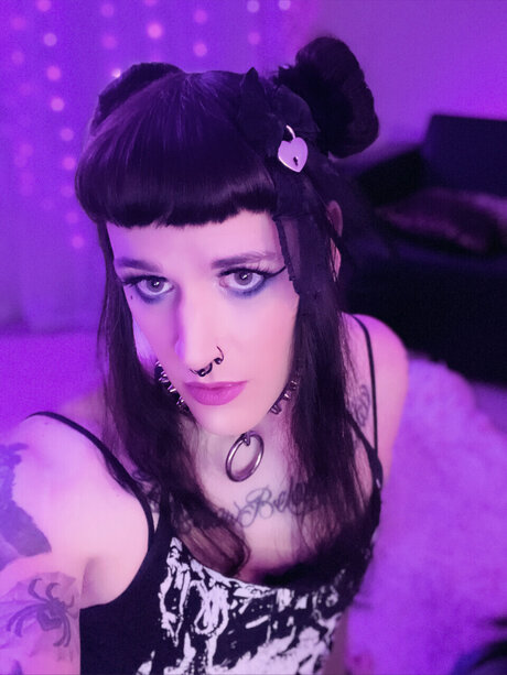 Zoe Deville desnuda onlyfans