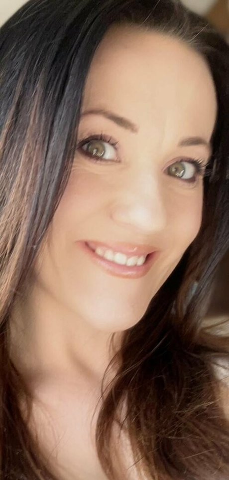 onegoodbumblebee strip onlyfans