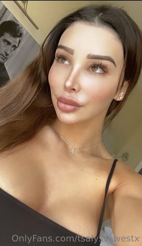 tsalyssawestx onlyfans sexy