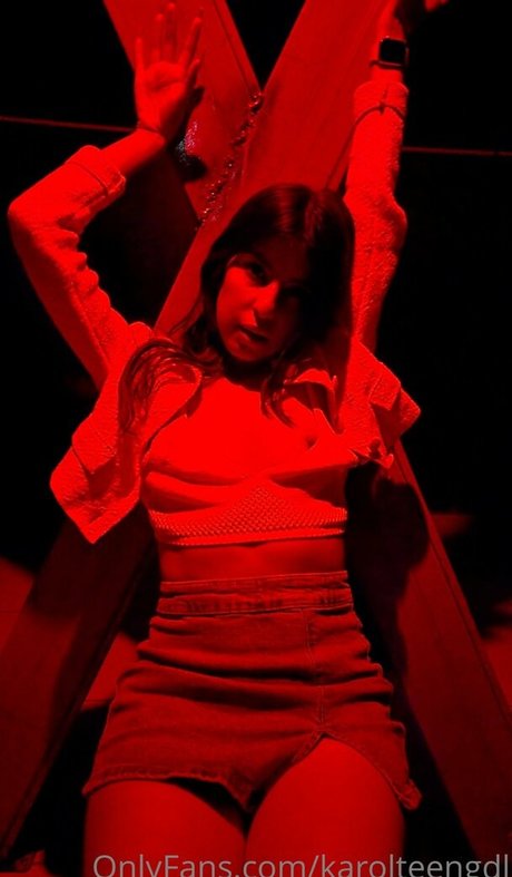 karolteengdl onlyfans leaked tits