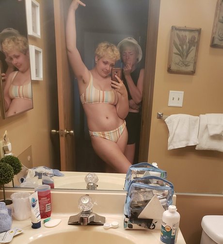 bunnyymilkk onlyfans leaked