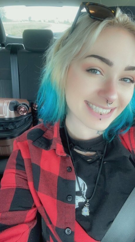 Misslavey666 Profile pic