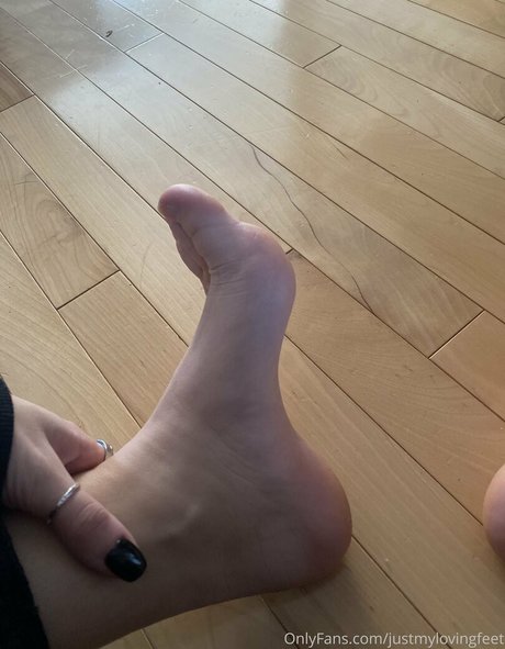 justmylovingfeet onlyfans leaks.