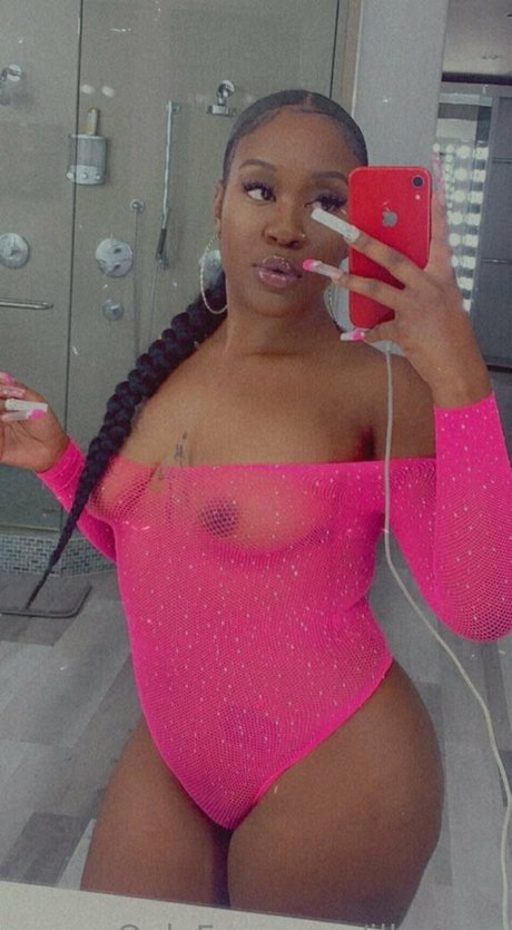 illnanaa leak only fans