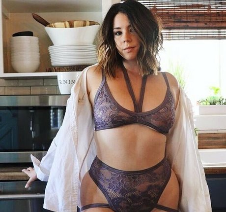 Jillian Rose Reed onlyfans content type