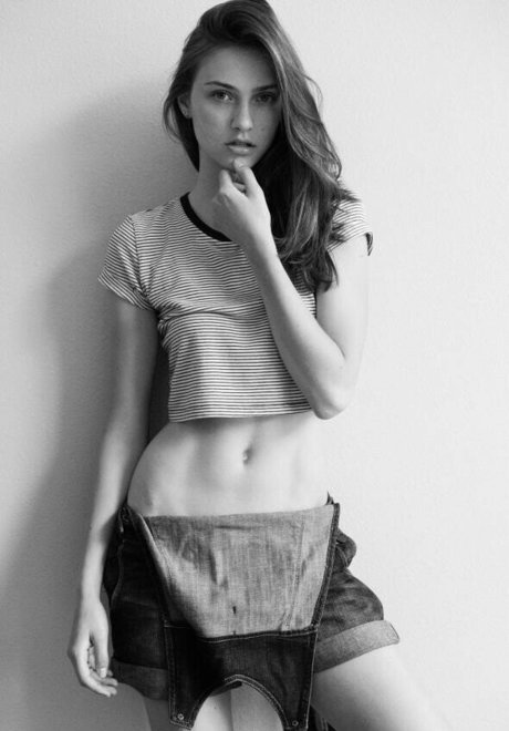 Emily Hall onlyfans nude leak